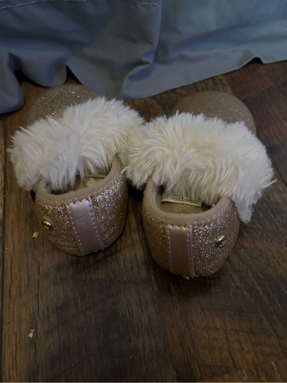 UGG glitter faux fur shoes infants size 4/5